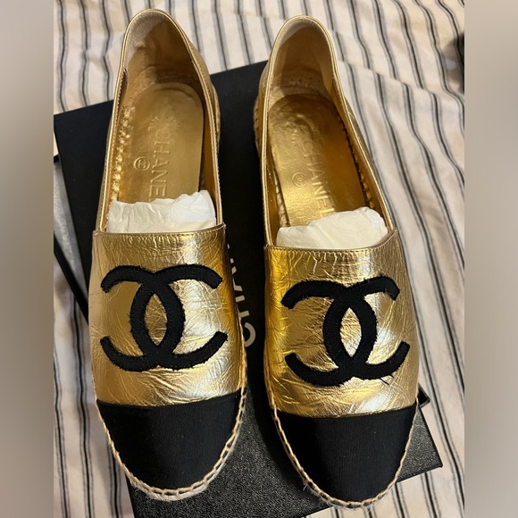 CHANEL cruise gold black espadrilles like new size 9 - Picture 1 of 6